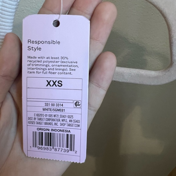 ❌SOLD❌   Women’s cropped tank top - Picture 2 of 2